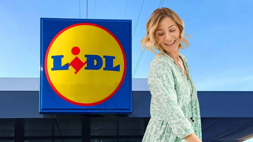 Una mujer frente a un letrero de supermercado de Lidl