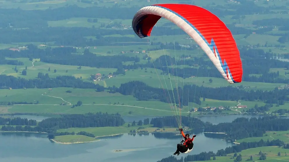 Parapentista | Imagen de archivo
