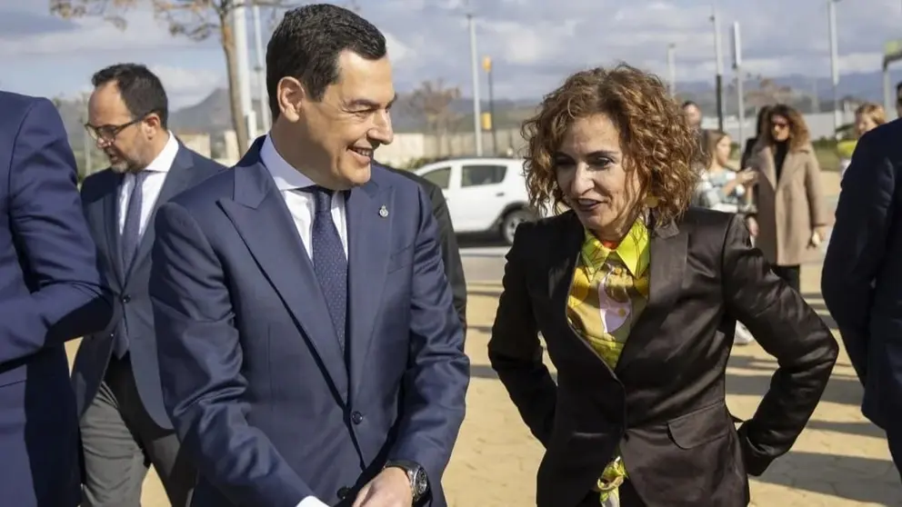 Juanma Moreno, en un acto junto a Mar&iacute;a Jes&uacute;s Montero