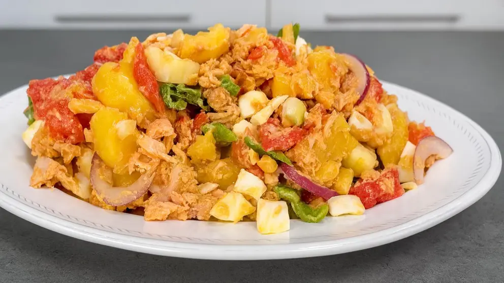 Un cl&aacute;sico de la cocina andaluza y espa&ntilde;ola, la ensalada campera fresca y ligera