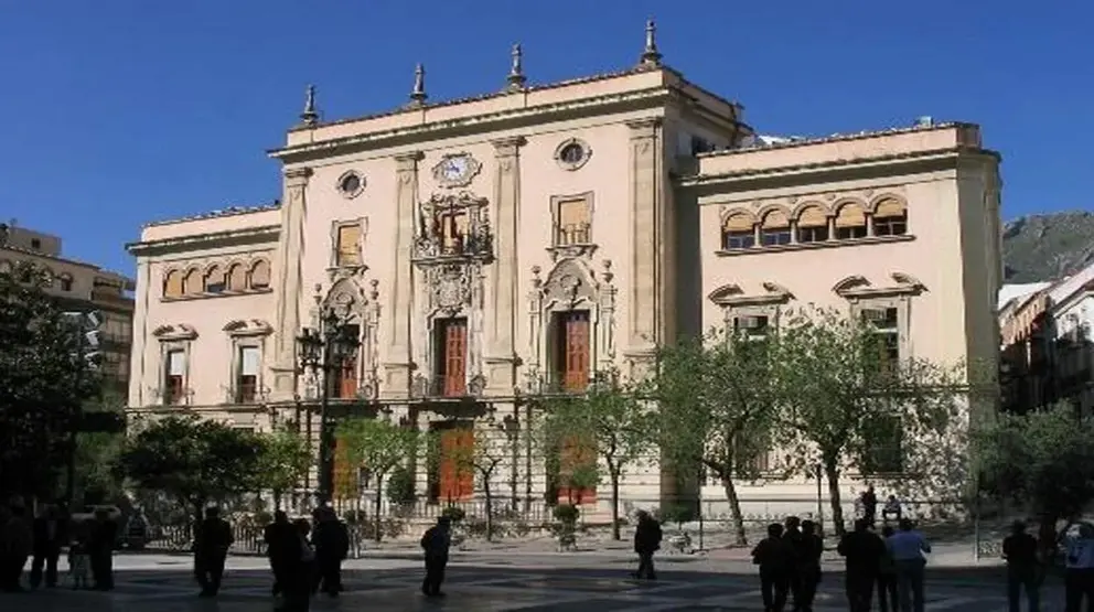 Fachada del Ayuntamiento de Ja&eacute;n