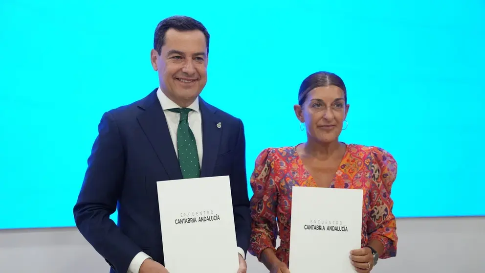 Juanma Moreno ha firmado un protocolo de colaboraci&oacute;n con Cantabria