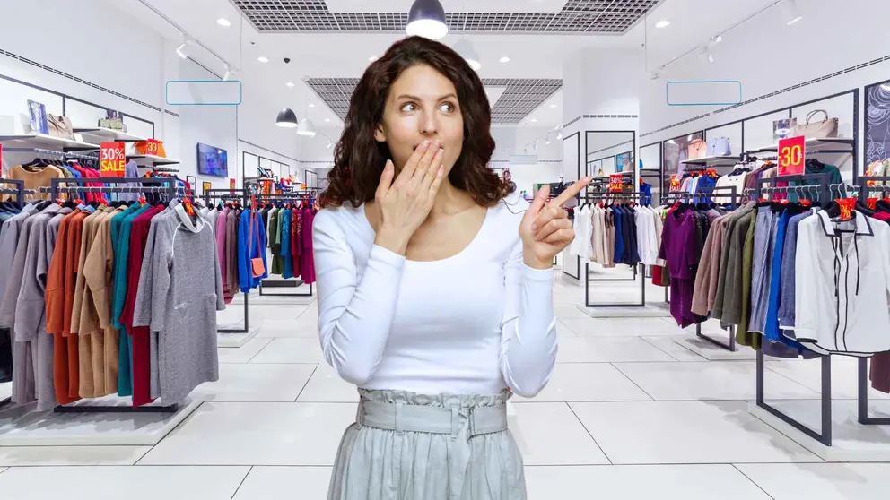 Una mujer a la moda en una tienda de El Corte Ingl&eacute;s
