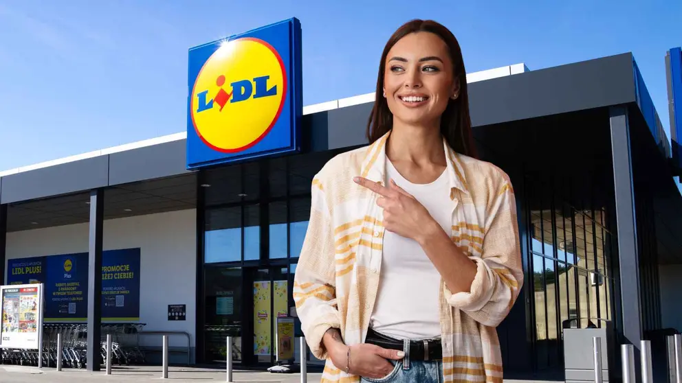Una mujer a la moda frente a un supermercado de Lidl