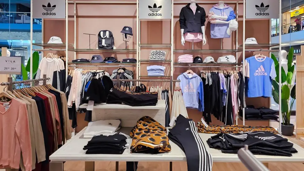 Secci&oacute;n Adidas de moda de mujer