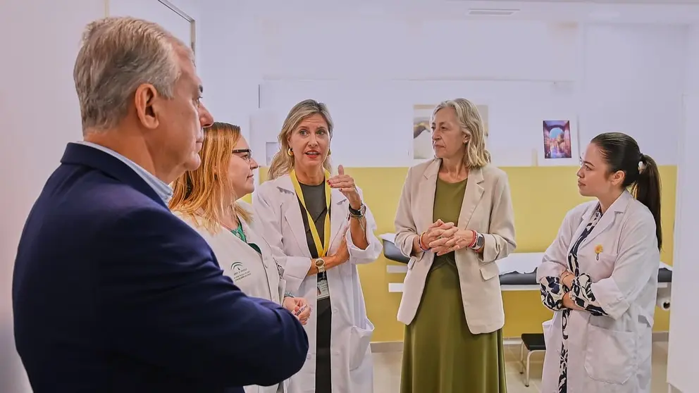 La consejera Roc&iacute;o Hern&aacute;ndez ha anunciado el inicio de la vacunaci&oacute;n contra la gripe en Andaluc&iacute;a