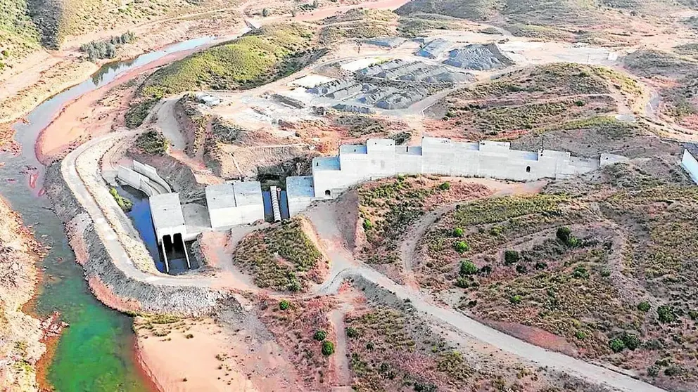 Vista a&eacute;rea del estado de la presa de Alcolea