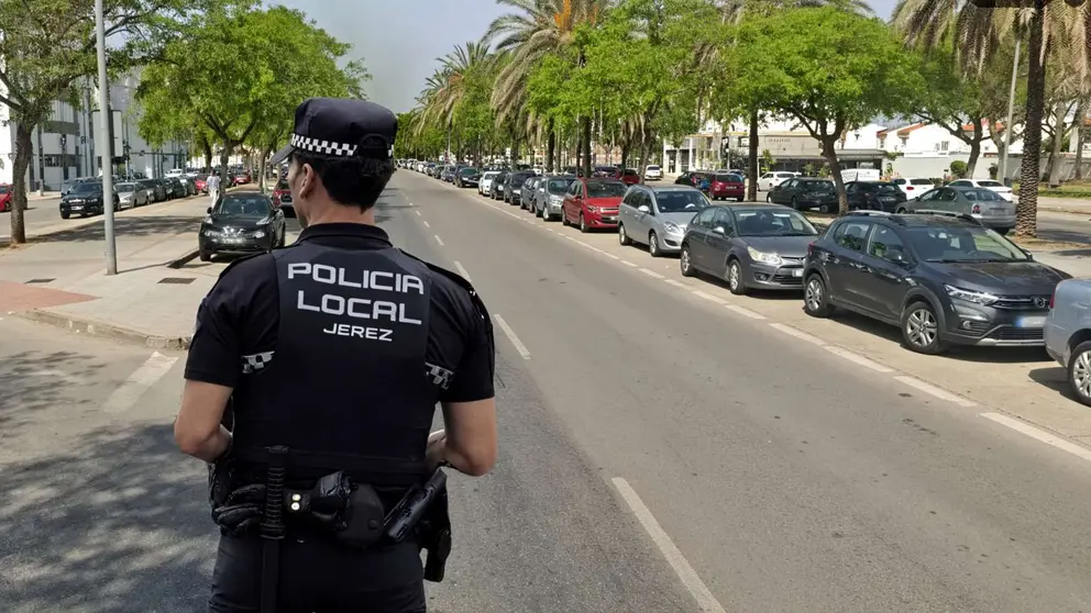 Recuperaci&oacute;n de veh&iacute;culos robados en la Avenida la Granja de Jerez por parte de la Polic&iacute;a Local - Recreaci&oacute;n El MIRA
