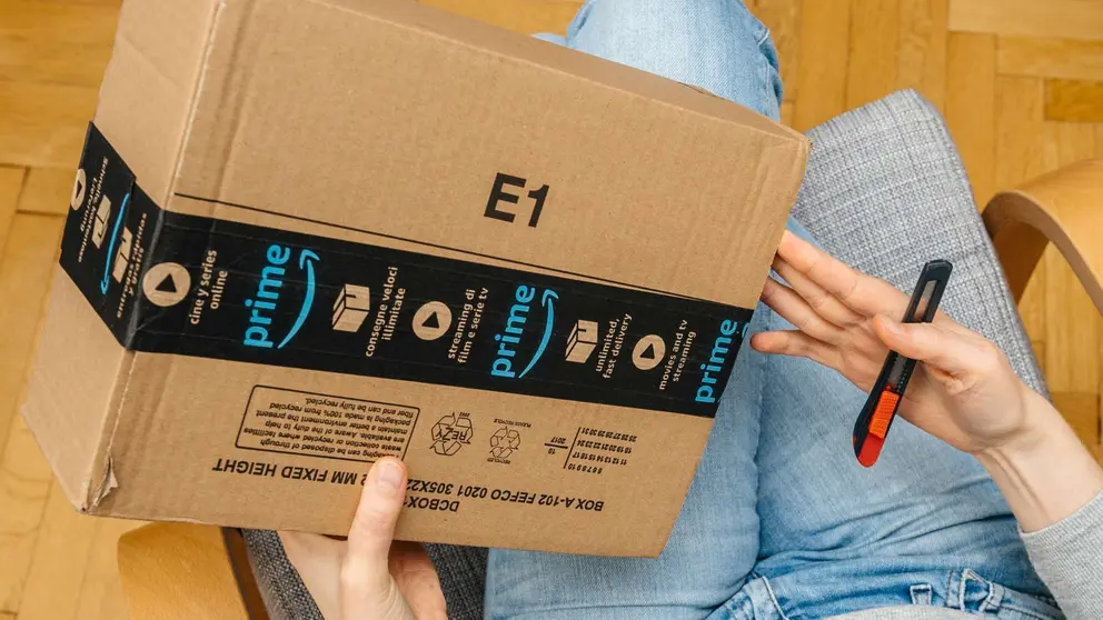 Reparto de TOUS en caja Amazon