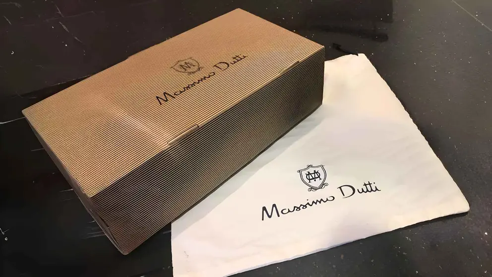 Caja de Massimo Dutti