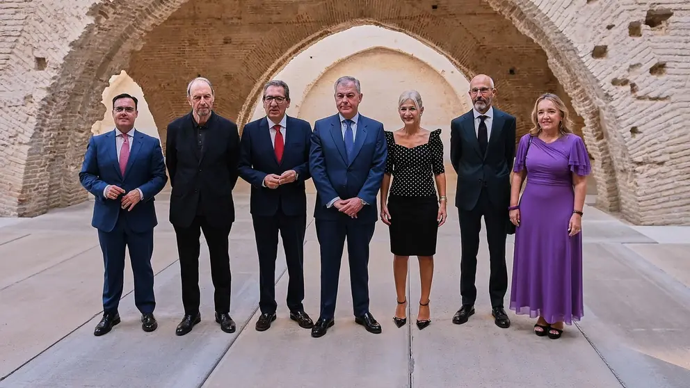 Foto de familia del acto celebrado en las Reales Altarazanas de Sevilla