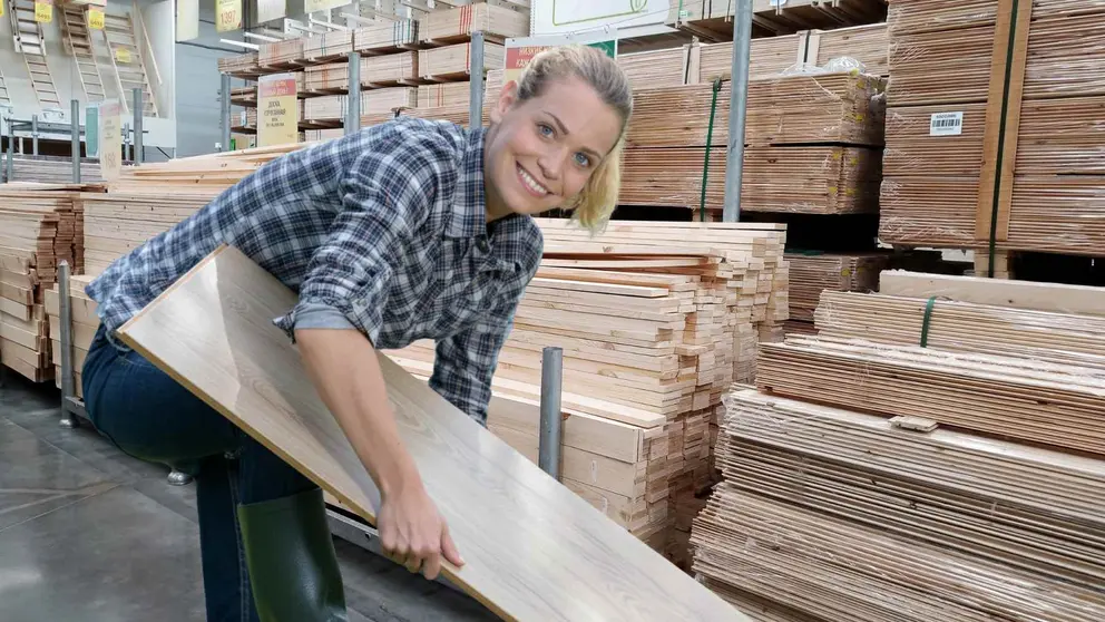 Leroy Merlin presenta el suelo m&aacute;s f&aacute;cil de colocar y mantener del mercado