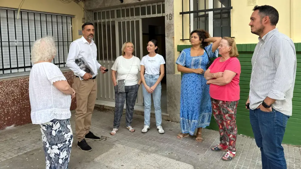 Reuni&oacute;n del PSOE de Jerez con los vecinos de Icovesa