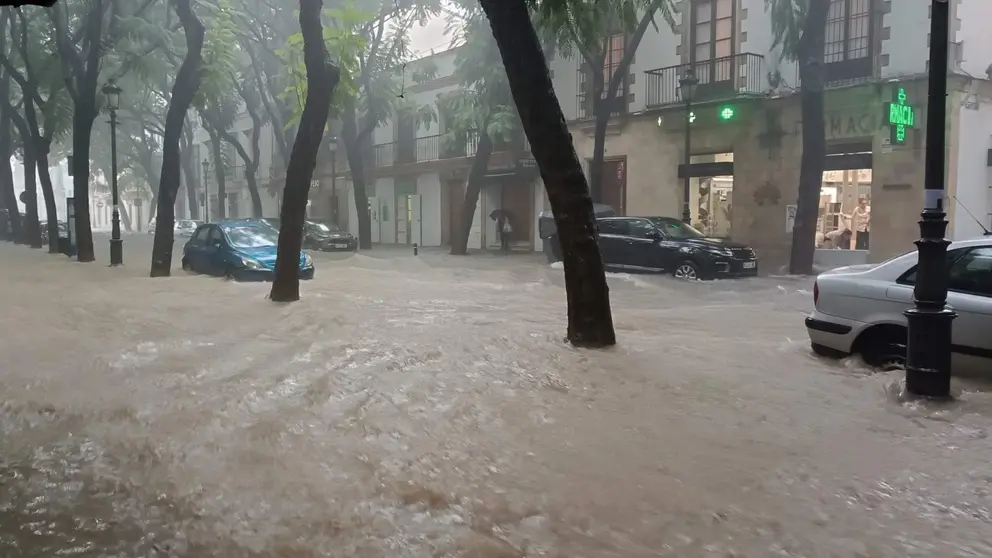 La calle Porvera inundada durante la DANA