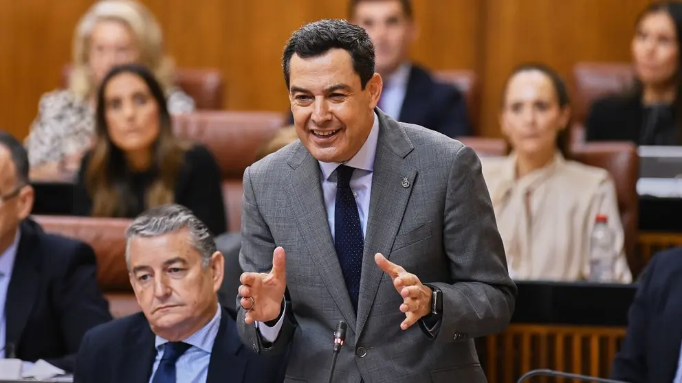 Juanma Moreno en la sesi&oacute;n de control al Gobierno en el Parlamento de Andaluc&iacute;a | Salvador L&oacute;pez Medina