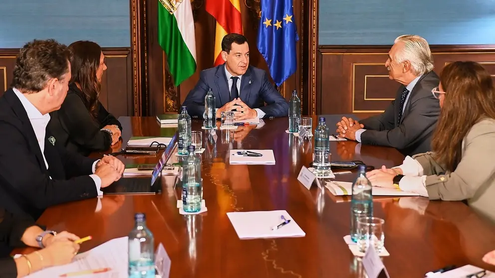 Juanma Moreno ha anunciado una nueva l&iacute;nea de ayudas para enfermos de ELA | Salvador L&oacute;pez Medina