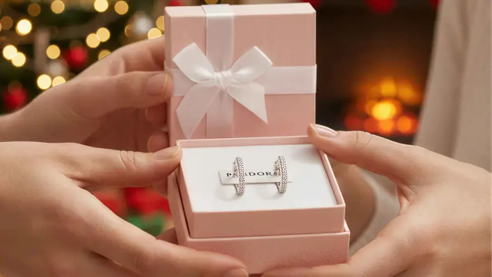 Pandora tiene los pendientes perfectos para regalar en Navidad y sorprender a tus seres queridos