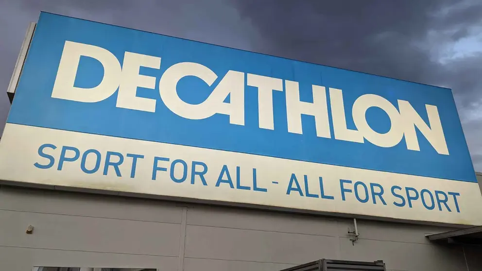 Los 3 paraguas plegables que han llegado a Decathlon para pasear esta temporada sin temer a la lluvia