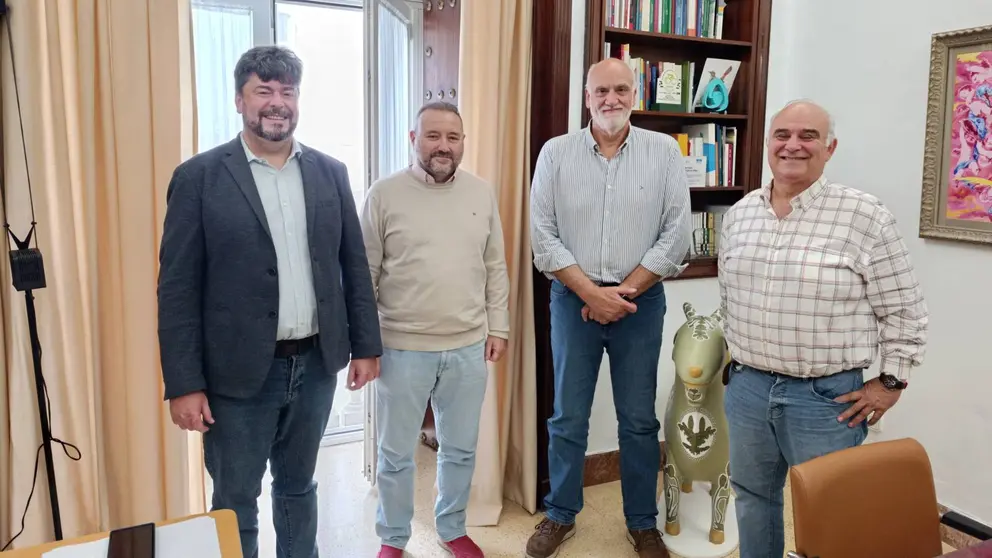 Reuni&oacute;n Asociacion de polit&oacute;logos de Andaluc&iacute;a (PoliticAnd), con Javier Vidal, presidente de la L&iacute;nea 100x100