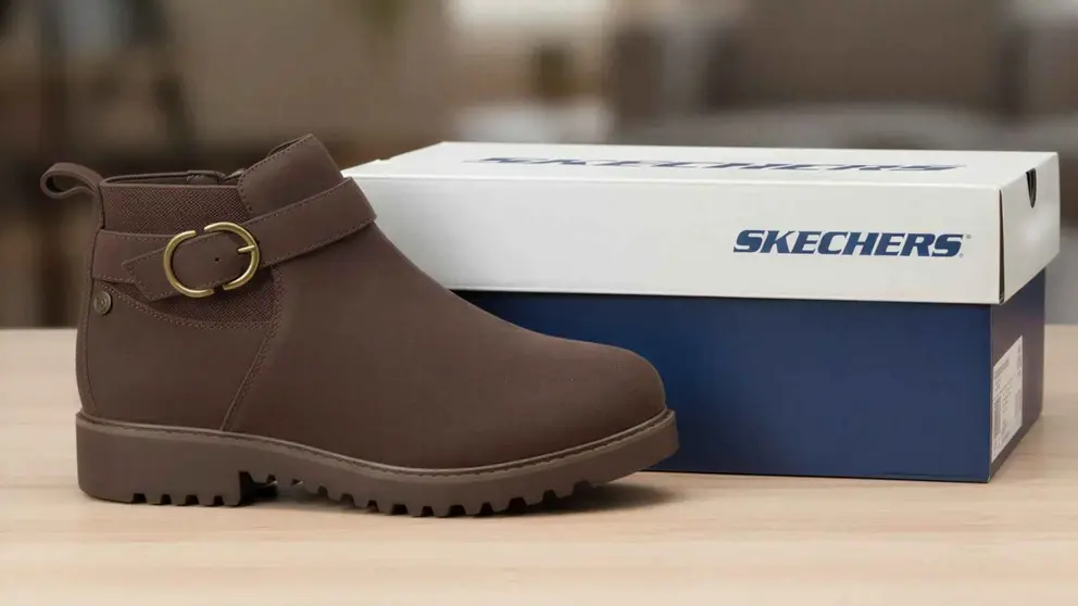 Las mejores botas planas de Skechers para el invierno 2025 que se llevan con vaqueros y vestidos