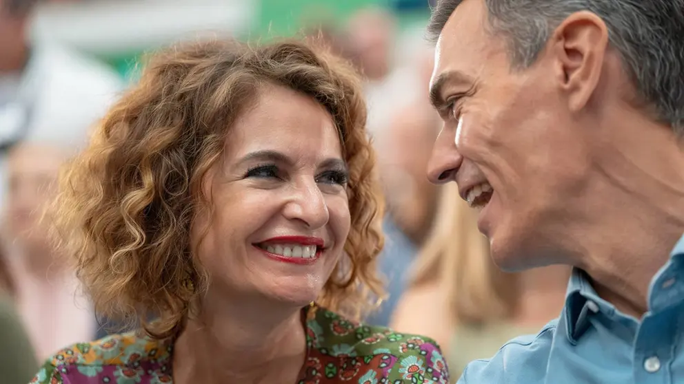 Mar&iacute;a Jes&uacute;s Montero y Pedro S&aacute;nchez