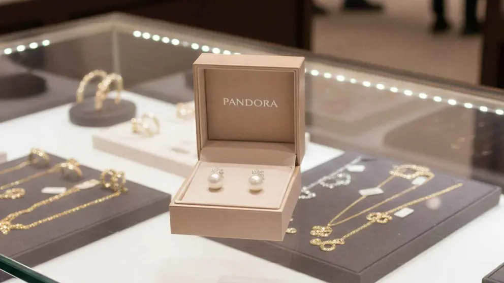 Los 4 pendientes que arrasan en Pandora y cuesta menos de 70 euros ideales para las mujeres m&aacute;s elegantes