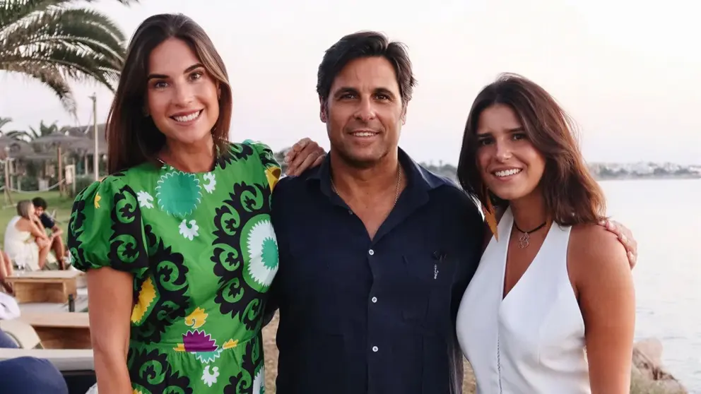 Cayetana Rivera y sus padres