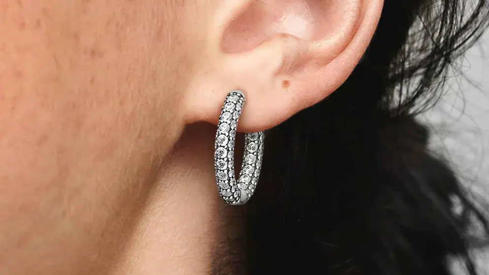 Llegan las rebajas adelantadas a Pandora y arrasan con sus pendientes de plata y circonitas lujo asequible