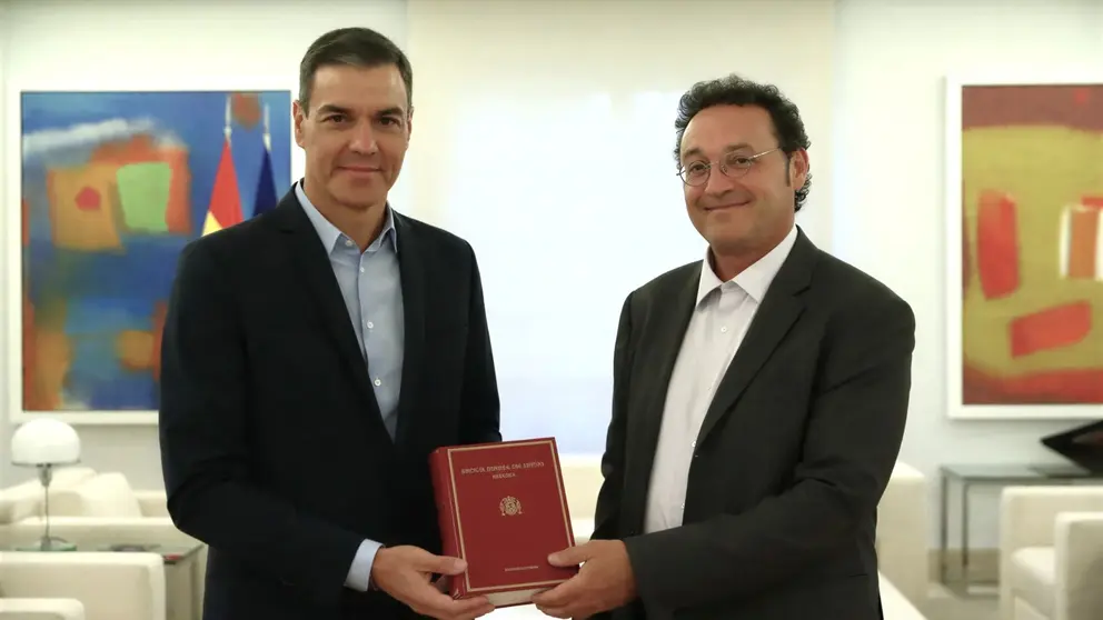 Pedro S&aacute;nchez junto al fiscal general del Estado, &Aacute;lvaro Garc&iacute;a Ort&iacute;z