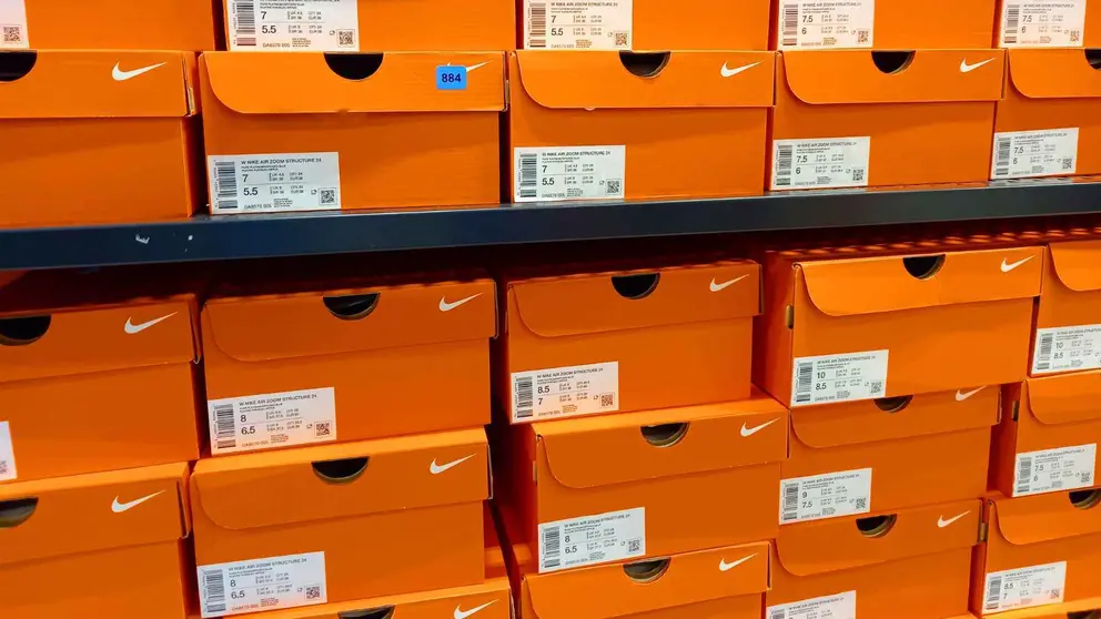 Llegan ma&ntilde;ana a Nike y se convertir&aacute;n en las zapatillas preferidas de las amantes de lo casual rebajad&iacute;simas