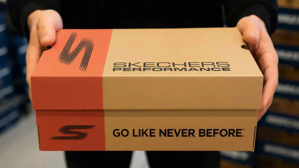 Caja de zapatillas Skechers