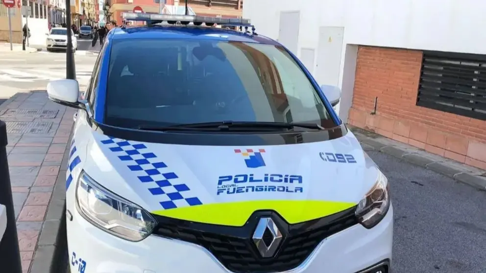 Un coche de la Polic&iacute;a Local en Fuengirola