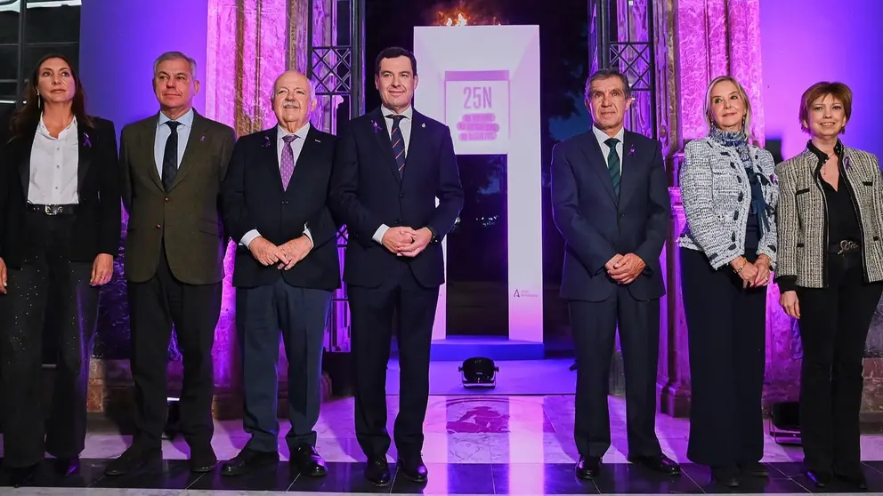 Juanma Moreno ha realizado un llamamiento a erradicar la violencia de g&eacute;nero en Andaluc&iacute;a | Salvador L&oacute;pez Medina