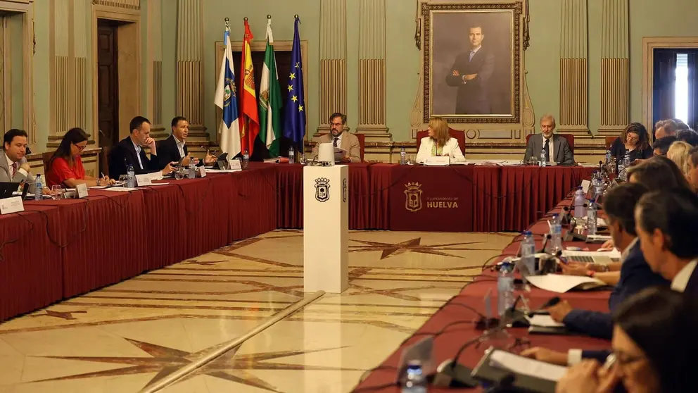 Imagen de archivo de la celebraci&oacute;n de un Pleno en el Ayuntamiento de Huelva