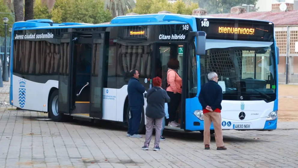 Jerez incorporar&aacute; 8 nuevos autobuses | Cristo Garc&iacute;a