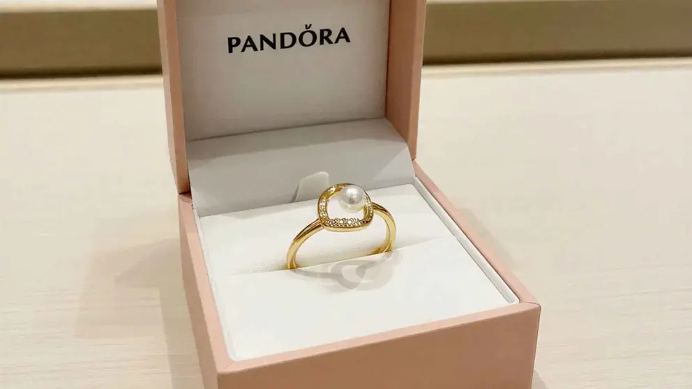 Ya est&aacute;n en Pandora los anillos de perlas m&aacute;s deseados de oro y con dise&ntilde;os exquisitos
