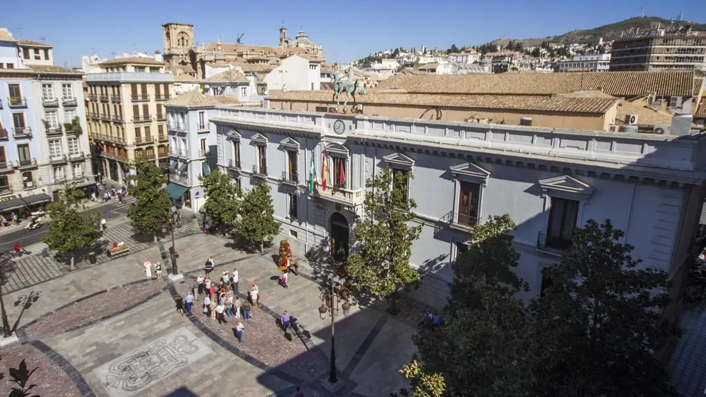 Imagen a&eacute;rea de la fachada del Ayuntamiento de Granada