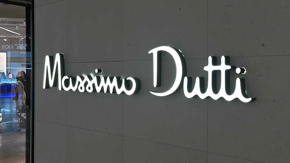 El sustituto de las Adidas Samba ya est&aacute; en Massimo Dutti las zapatillas de piel para llevar con vaqueros