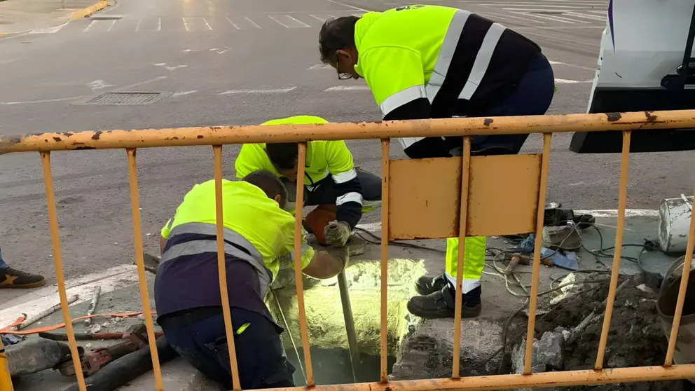 Arreglo de la tuber&iacute;a afectada en Puerto Real