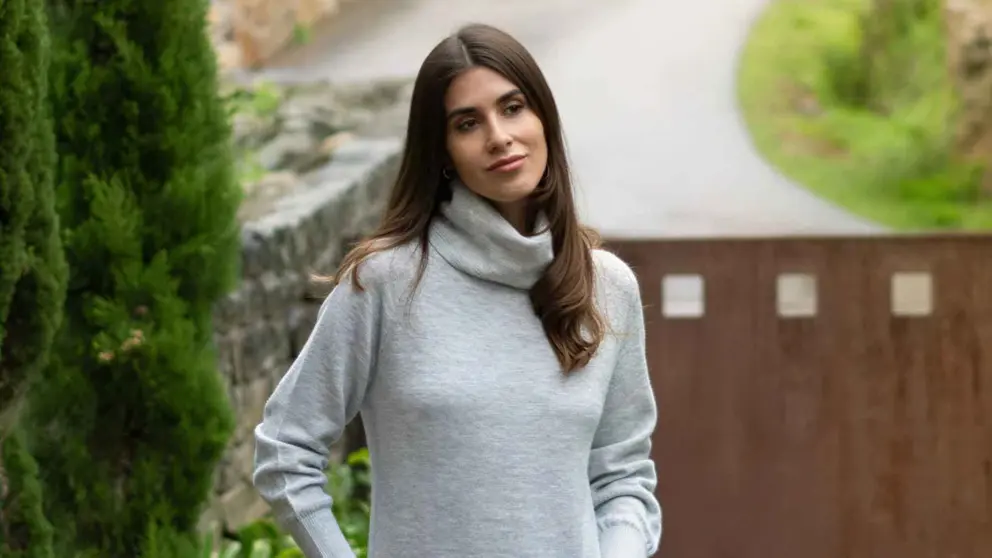 Acaban de llegar a Carrefour estos 3 vestidos de para llevar con botas altas en Navidad c&oacute;modos y elegantes