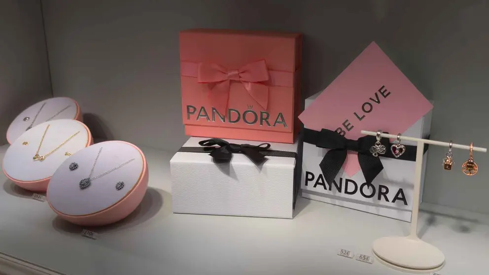 Secci&oacute;n de joyas de Pandora