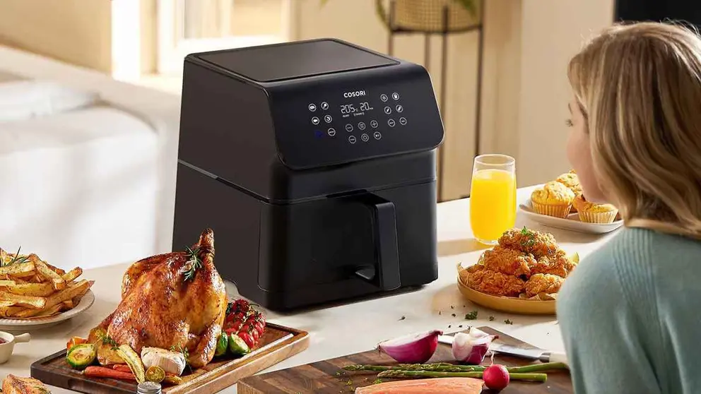Fichamos en El Corte Ingl&eacute;s la freidora de aire de Cosori m&aacute;s vendida con 12 funciones y 6.2 L de capacidad