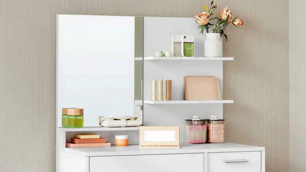 Hoy en Leroy Merlin rebajan el tocador con espejo y estanter&iacute;a m&aacute;s buscado