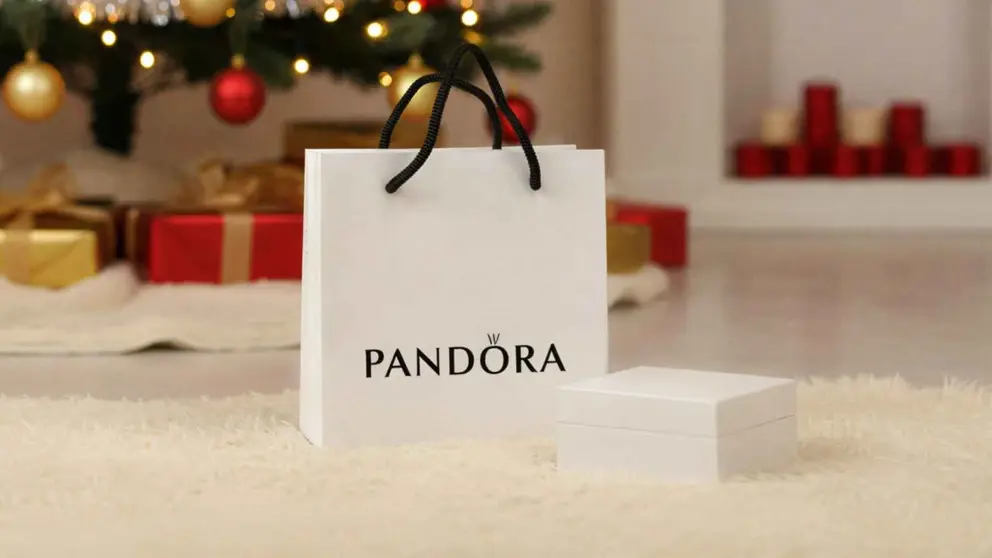 El conjunto de joyas de Pandora que conquista a las mujeres esta Navidad anillo, collar y pendientes de oro