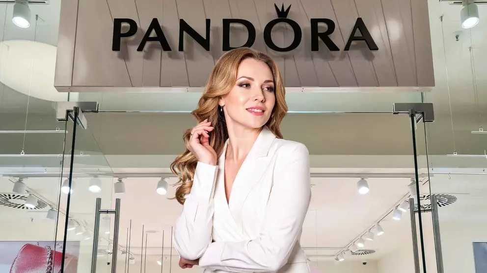 3 pendientes largos de Pandora para lucir con vestidos y jers&eacute;is de cuello vuelto este invierno