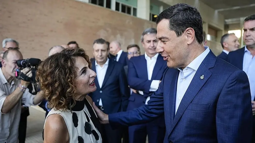 Mar&iacute;a Jes&uacute;s Montero, en una foto de archivo junto a Juanma Moreno