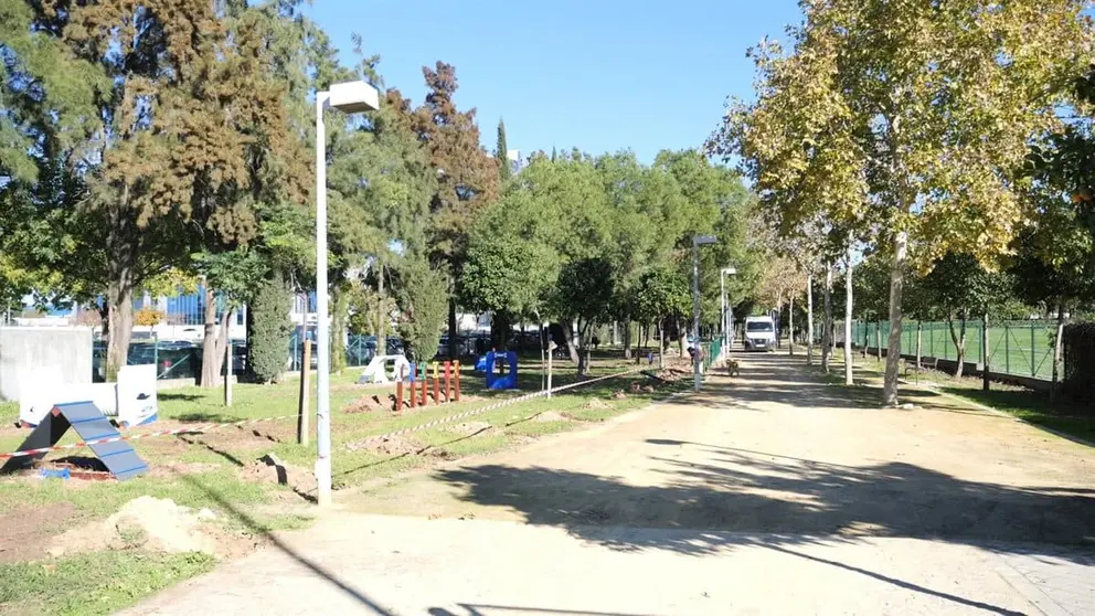 Nuevo parque canino en el Parque Norte de Pino Montano en Sevilla