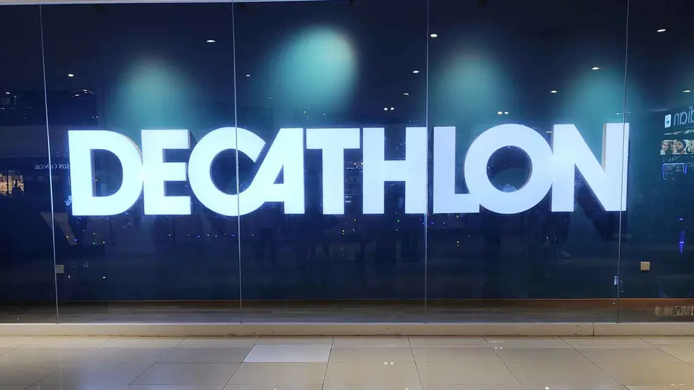 Estas combinaciones de Decathlon unen protecci&oacute;n y confort en pantalones y camisetas con dise&ntilde;os t&eacute;rmicos