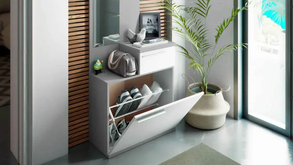 El conjunto recibidor de Leroy Merlin ideal para entradas peque&ntilde;as en las que se quiere tener de todo