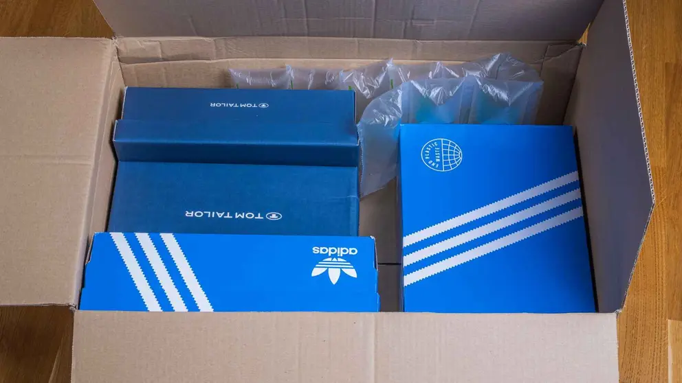 Adidas recupera las zapatillas chunky m&aacute;s vers&aacute;tiles y a la moda disponibles por menos de 75 euros